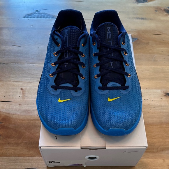 Nike Men's Blue and Yellow Athletic Shoes - Picture 3 of 6